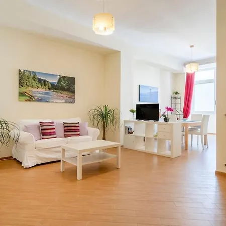 Carlotta - Italian Living