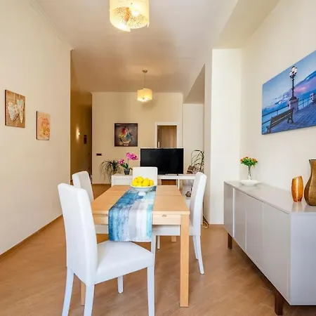 Carlotta - Italian Living Барі